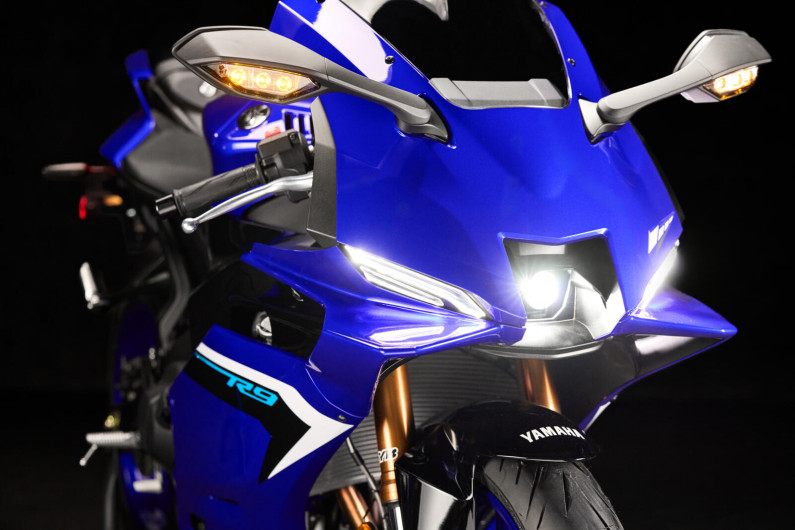 Moto YAMAHA R9 neuve