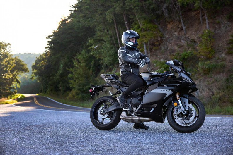 Moto YAMAHA R9 neuve