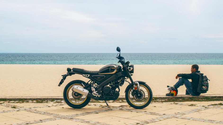 Moto YAMAHA XSR 125 Legacy neuve
