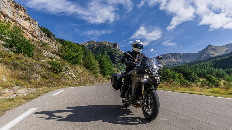 Moto YAMAHA TRACER 9 GT + neuve