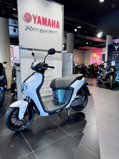 Scooter Yamaha NEOS CORE de courtoisie* occasion