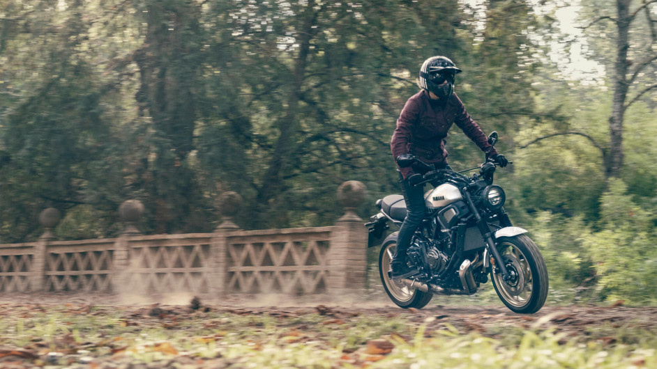 Moto YAMAHA XSR 700 LEGACY neuve