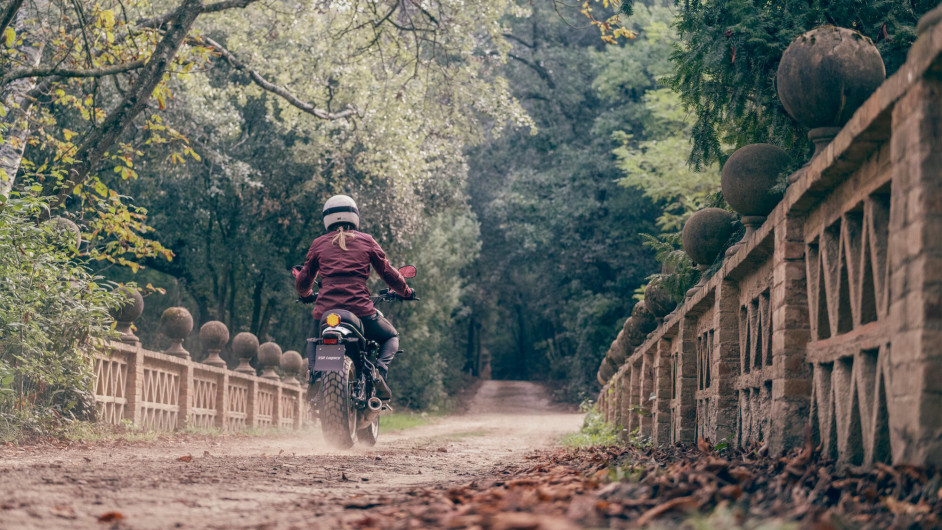 Moto YAMAHA XSR 700 LEGACY neuve
