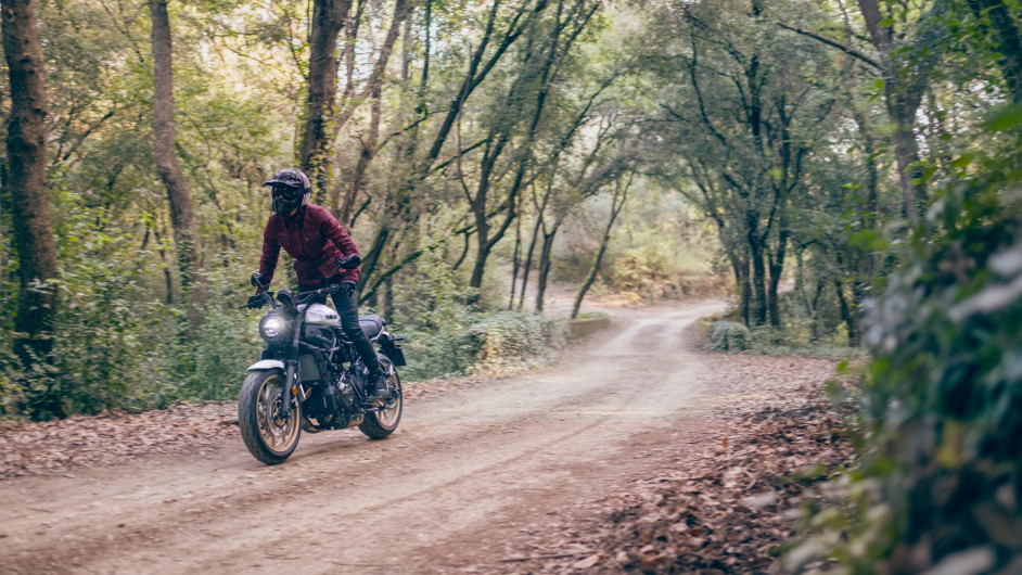 Moto YAMAHA XSR 700 LEGACY neuve