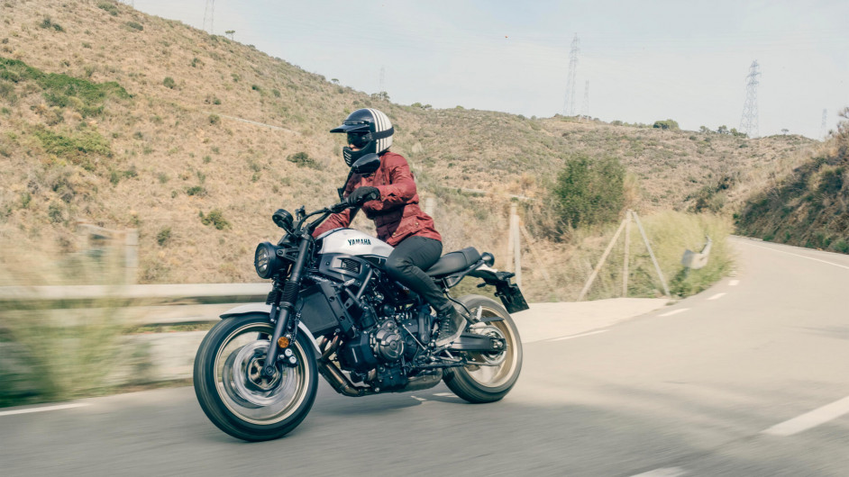 Moto YAMAHA XSR 700 LEGACY neuve