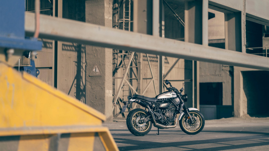 Moto YAMAHA XSR 700 LEGACY neuve