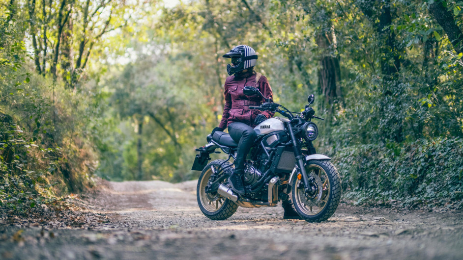 Moto YAMAHA XSR 700 LEGACY neuve