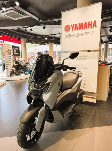 Scooter YAMAHA NMAX 125 TECH MAX de courtoisie occasion
