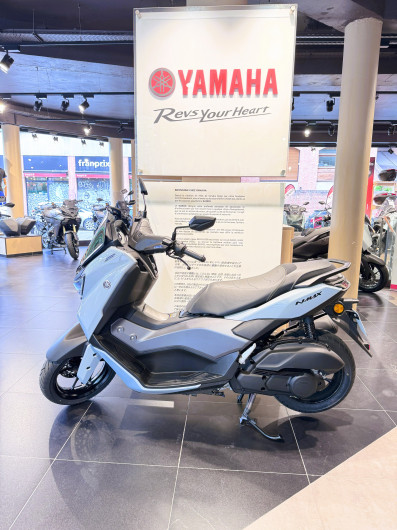 Scooter YAMAHA NMAX 125 TECH MAX de courtoisie occasion
