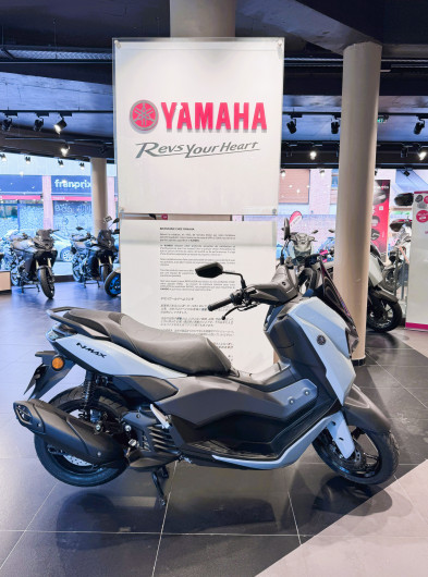 Scooter YAMAHA NMAX 125 TECH MAX de courtoisie occasion