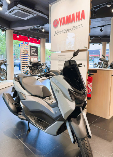 Scooter YAMAHA NMAX 125 TECH MAX de courtoisie occasion