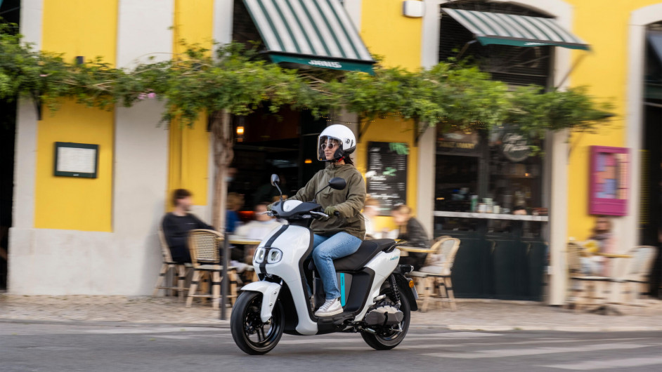 Scooter YAMAHA NEO