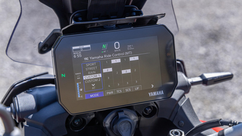 Moto YAMAHA TRACER 9 Y-AMT neuve