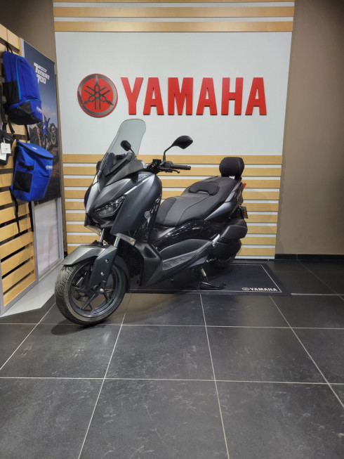 - YAMAHA XMAX 300 IRON MAX