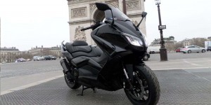 T-Max 530 Full Black 2016